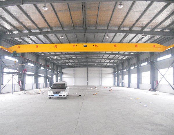 雄峰單梁起重機(jī) 雄峰單梁起重機(jī)