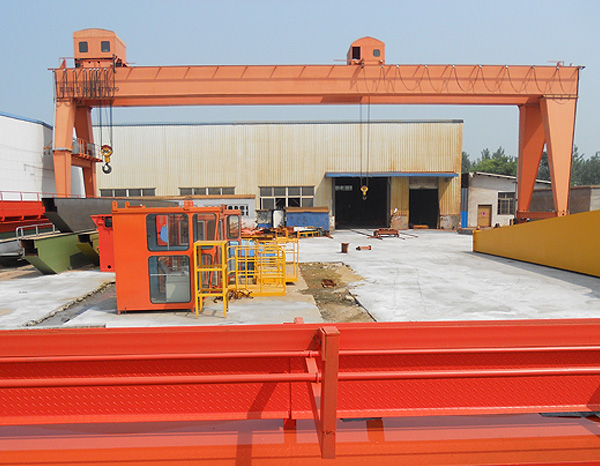 雄峰門(mén)式起重機(jī) 