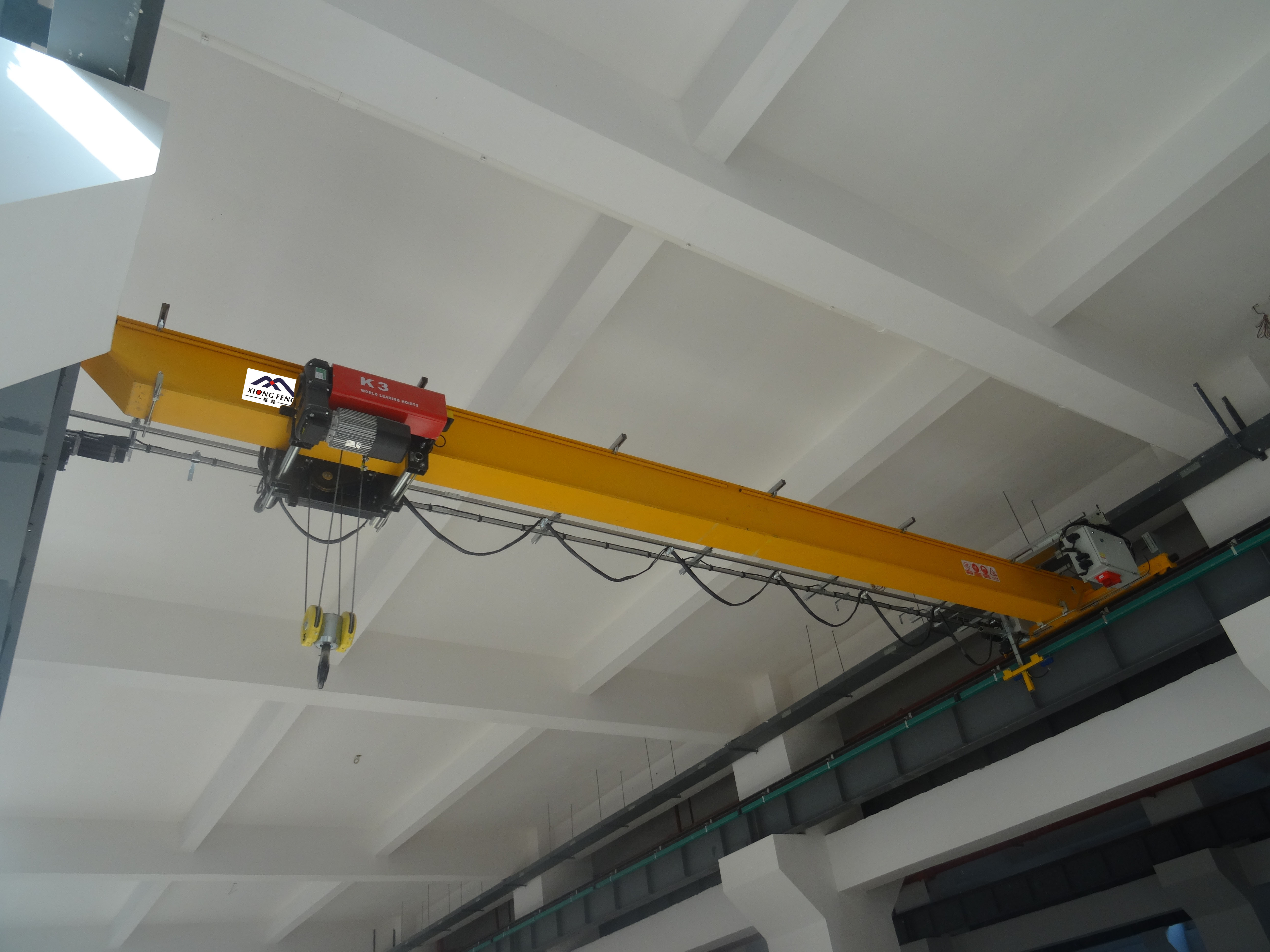 雄峰LD型5t-18m歐式箱體單梁起重機(jī) 雄峰LD型5t-18m歐式箱體單梁起重機(jī)